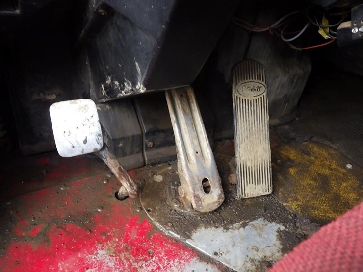 1990-peterbilt-379-image-25