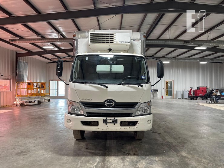 2015-hino-195-image-6