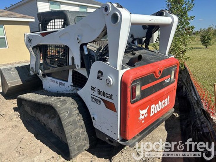 2022-bobcat-t740-image-3