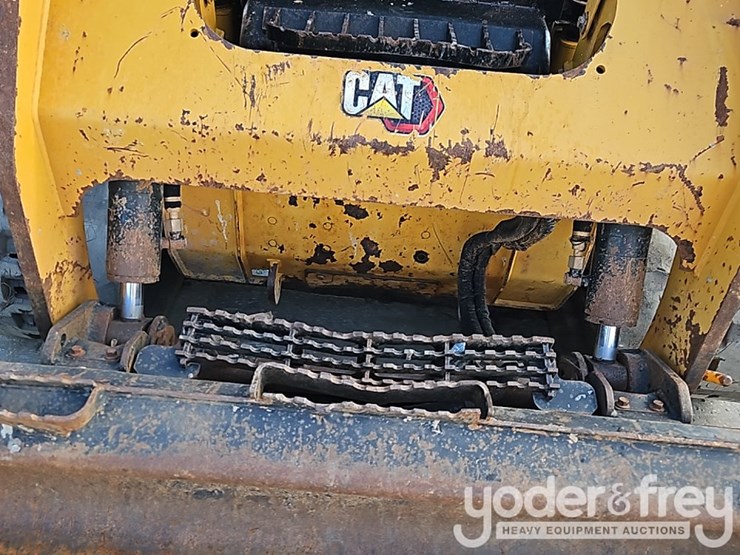2020-caterpillar-259d3-image-15