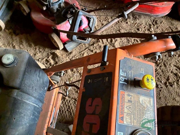 scag-36"-walk-behind-mower-showing-242-hours-image-9