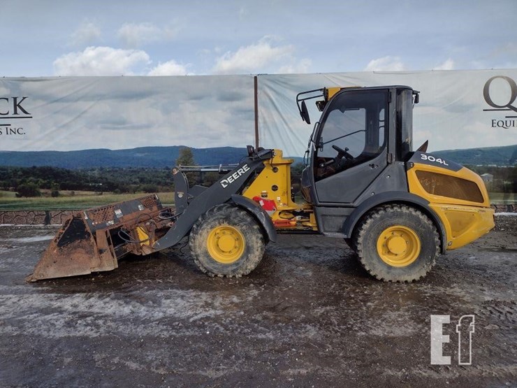 2021-deere-304l-image-1
