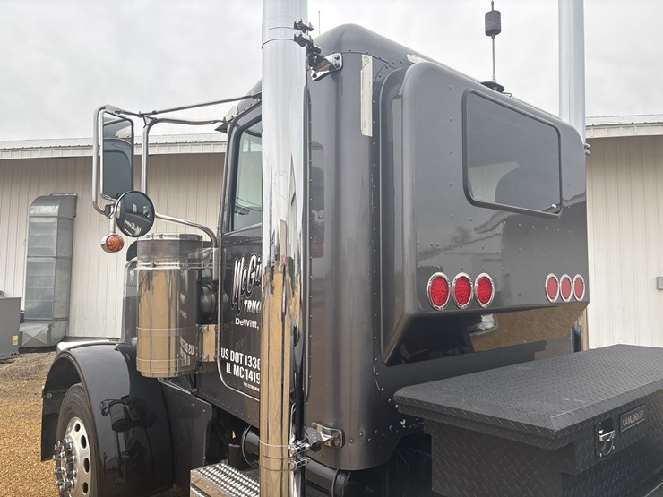 2006-peterbilt-379-image-10