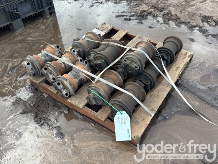 pallet-of-track-rollers-image-3