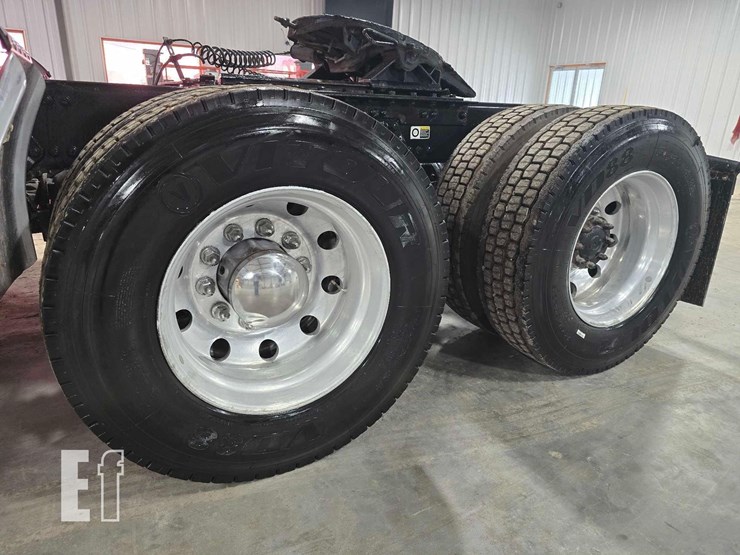 2020-kenworth-t680-image-22