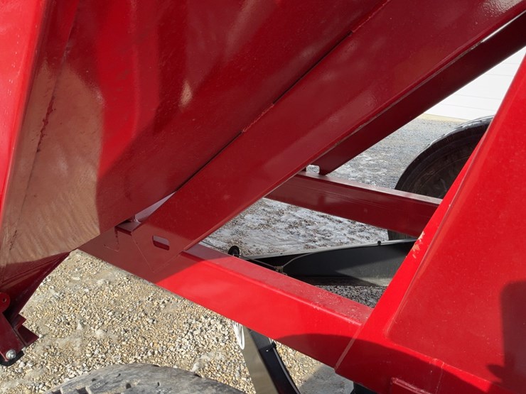 j&m-555-gravity-wagon-image-29