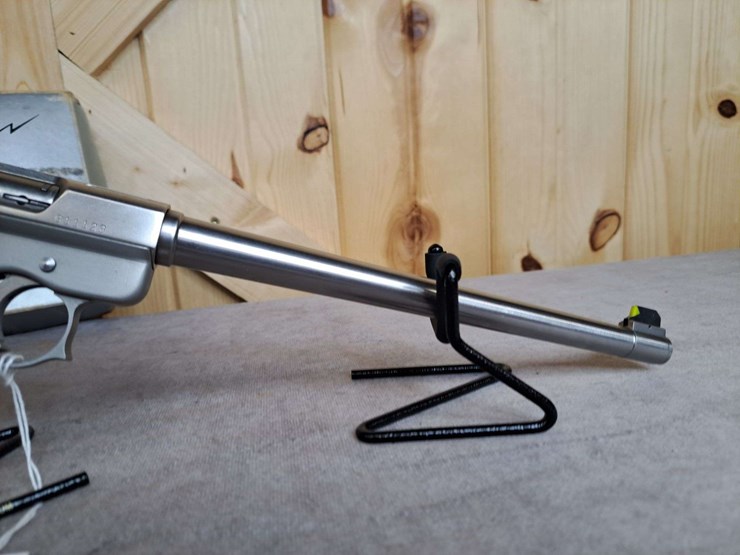 amt-.22-lr-semiauto-pistol-image-13