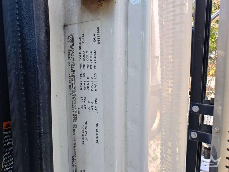 2022-mack-pinnacle-t/a-wet-kit-day-cab-truck-tractor-image-5