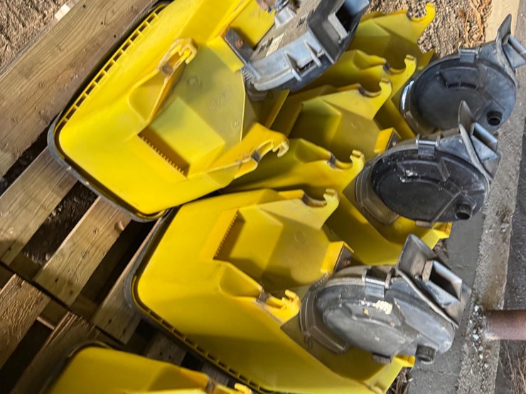 john-deere-max-emerge-planter-boxes-w/precision-planting-seed-units-image-18