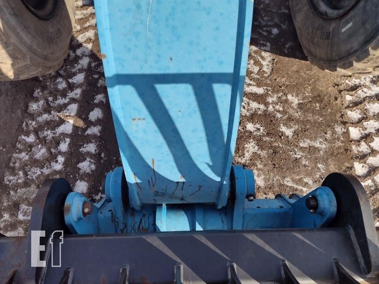 2019-genie-gth1544-image-13