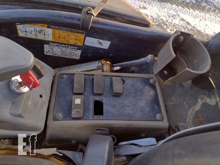 2013-deere-35d-image-9