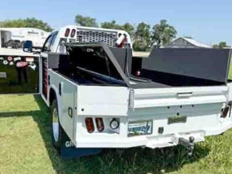 2022-ford-f550-xlt-image-6