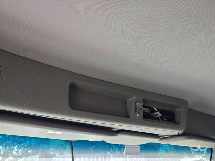 2022-peterbilt-567-t/a-wet-kit-day-cab-truck-tractor-image-36