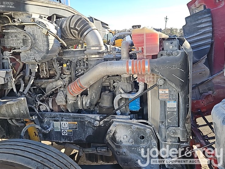 2018-peterbilt-579-image-24