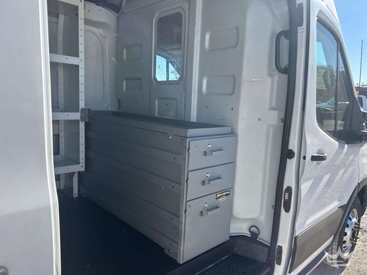 2020-ford-transit-image-18