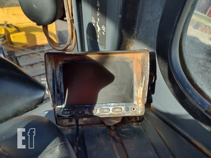 2021-deere-650k-lgp-image-14