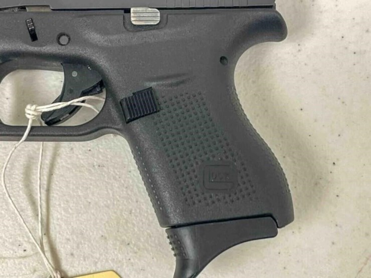 glock-pistol-image-11