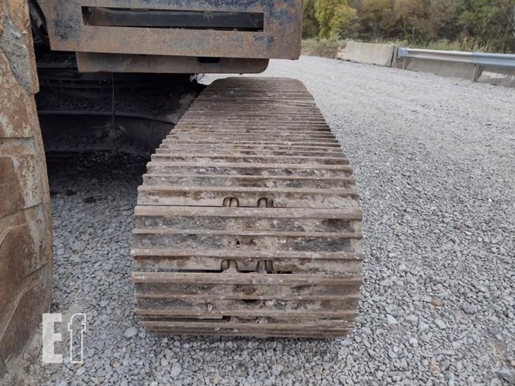 2015-volvo-ec220e-lr-image-44