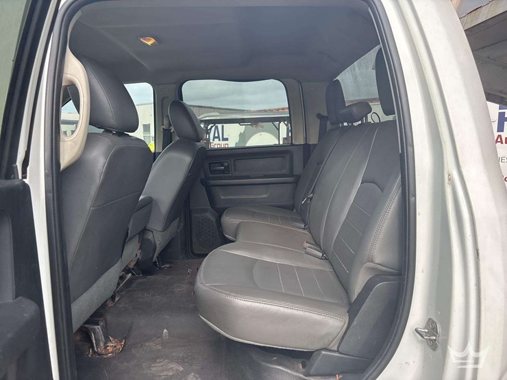 2016-ram-4500-crew-cab-landscape-dump-truck-image-20