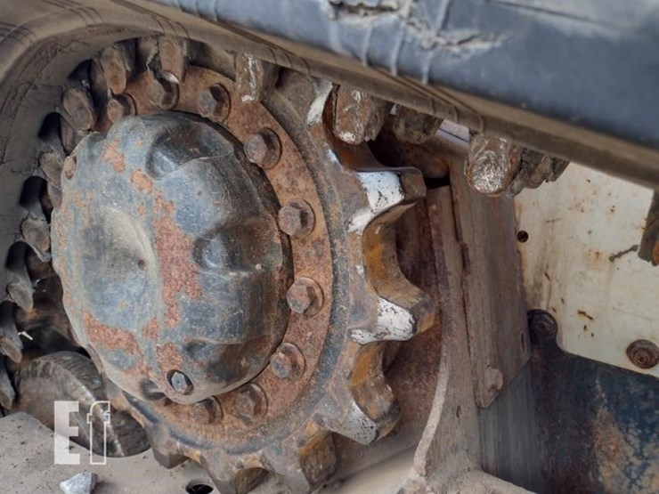 2020-bobcat-t590-image-29