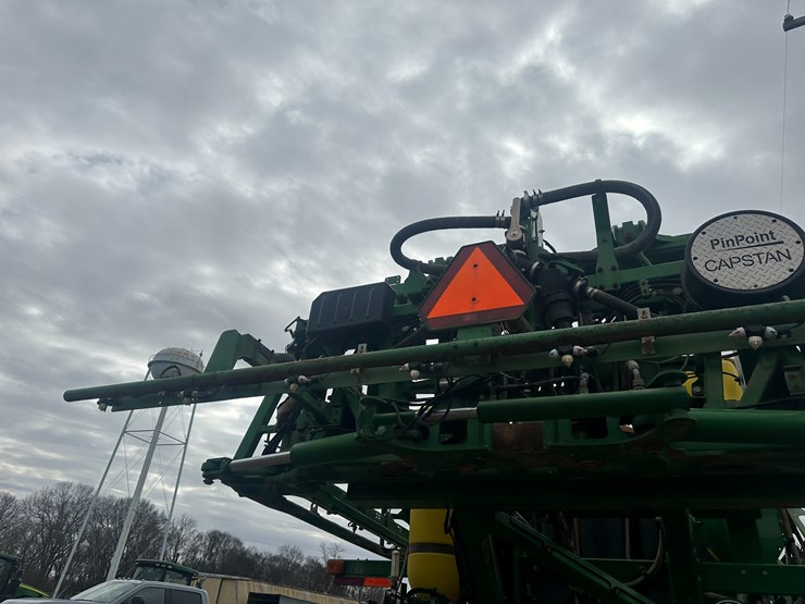 2014-john-deere-r4038-image-22