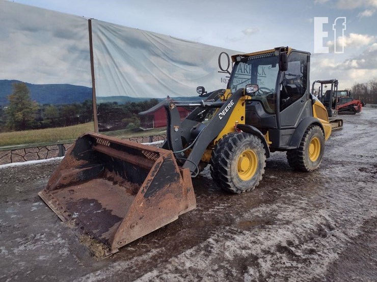 2021-deere-304l-image-30