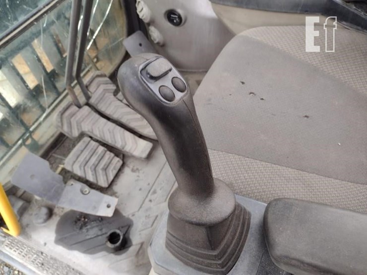 2015-volvo-ec220e-lr-image-16