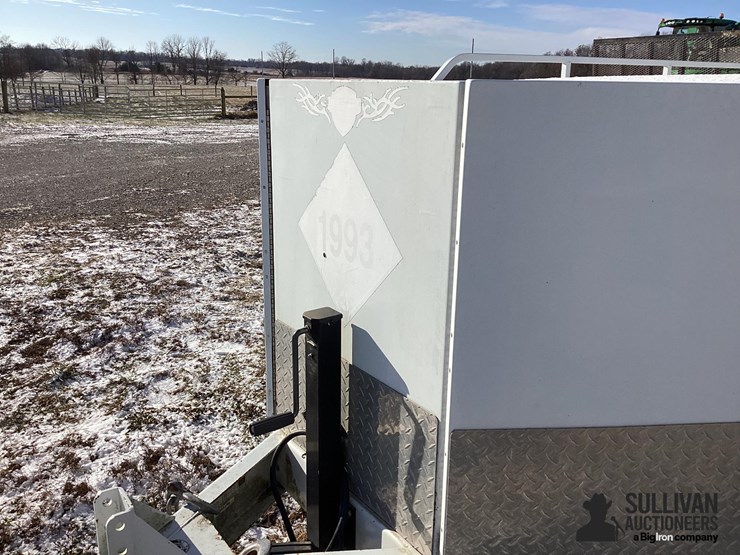 2012-thunder-creek-fuel-trailer-image-11