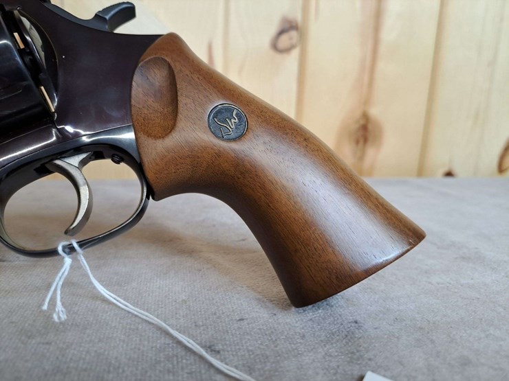 dan-wesson-model-44-vh-.44-magnum-da-revolver-image-18