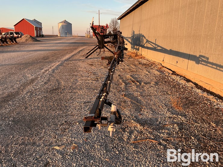 schaben-81’-folding-sprayer-boom-image-2