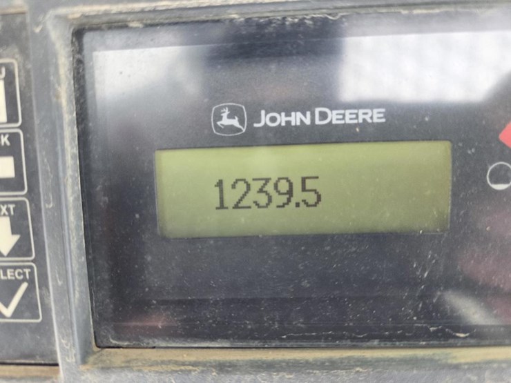 2017-deere-320e-image-35