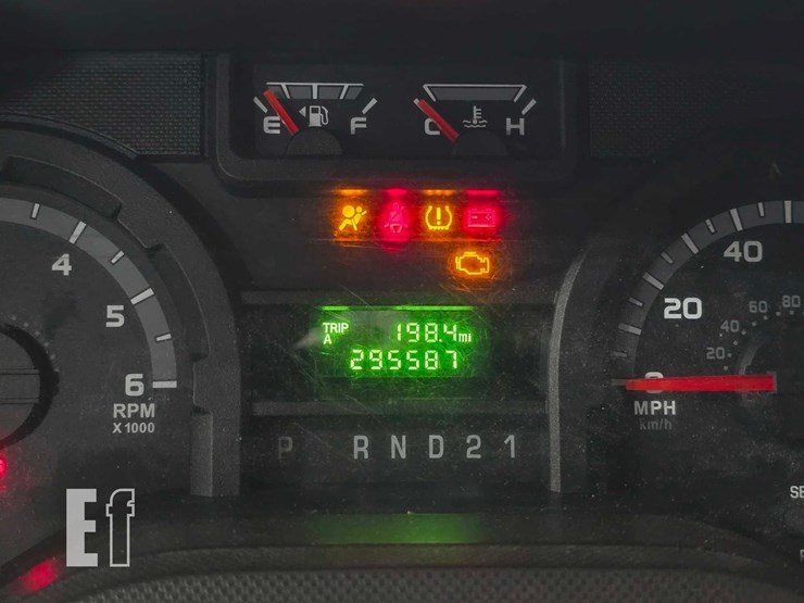 2012-ford-e250-image-12