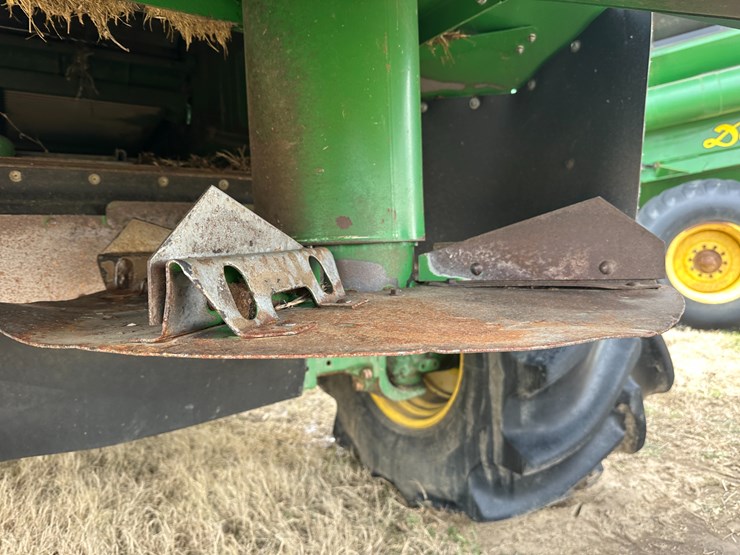 #38409-•-2014-john-deere-s680s-prwd-combine-image-36