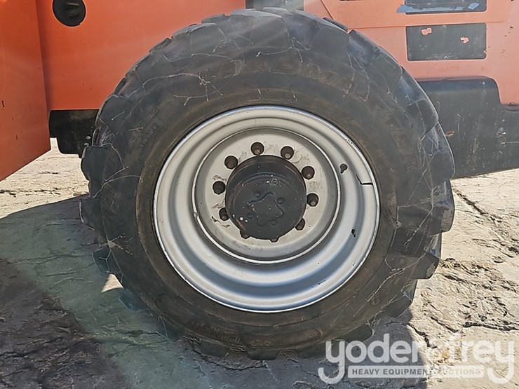 2016-sky-trak-8042-image-16