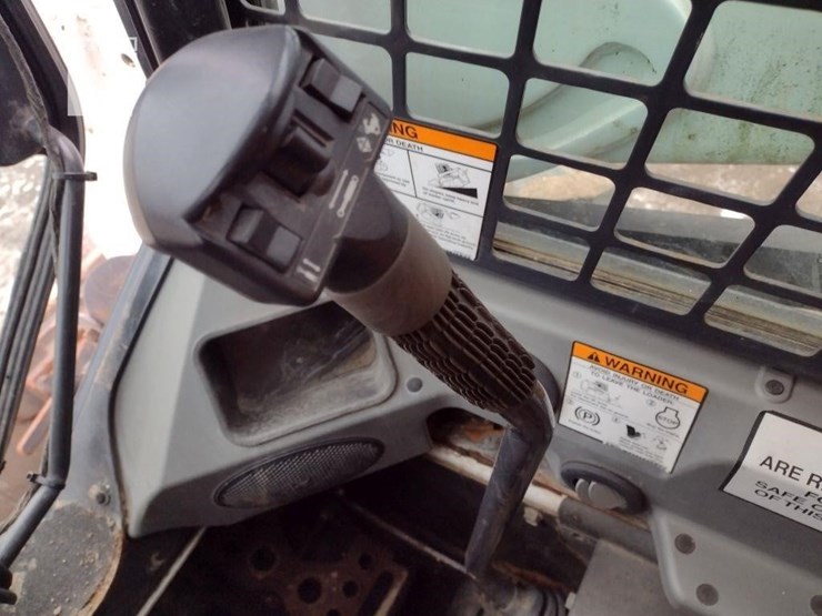 2016-bobcat-s590-image-9