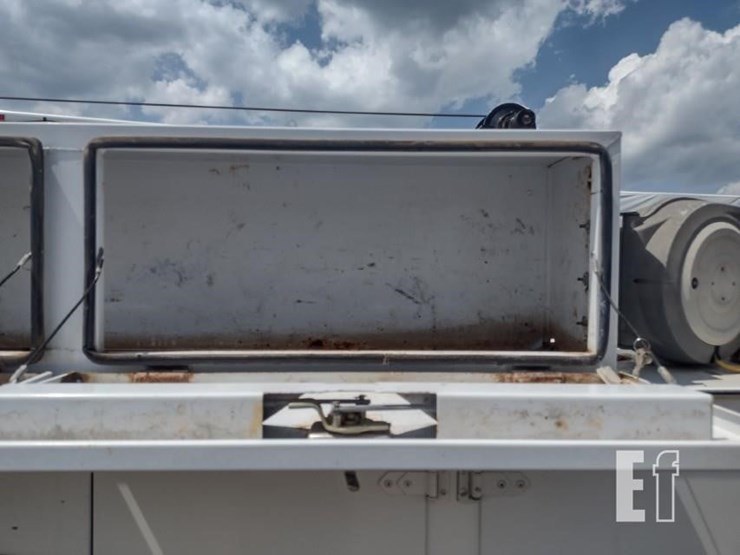 18-ford-f550-image-29