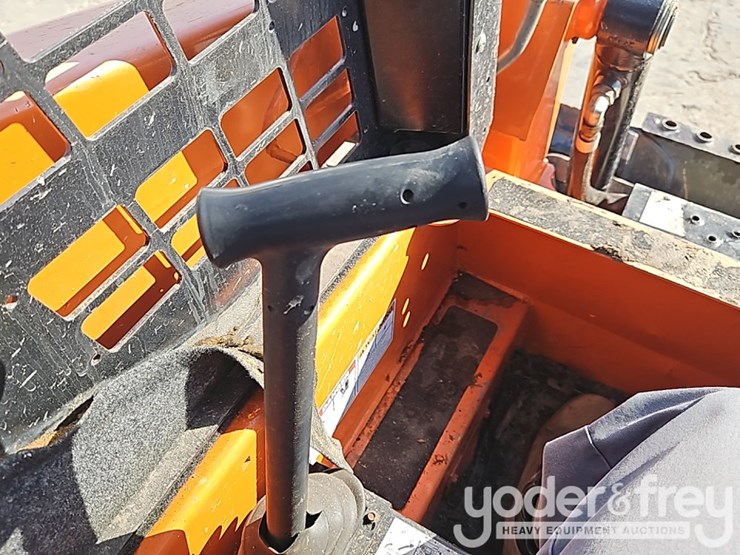 2019-gehl-r105-image-16