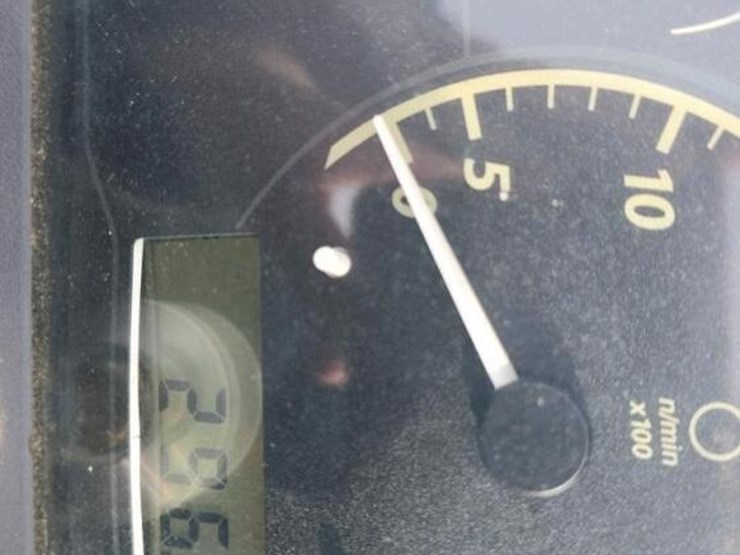 2017-john-deere-1025-image-15