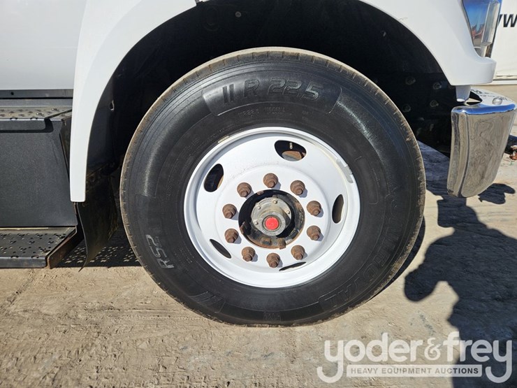 2019-ford-f750-image-11