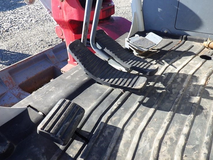 takeuchi-tb260-image-34