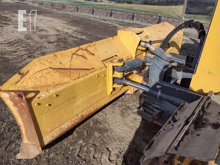 2021-deere-650k-lgp-image-22