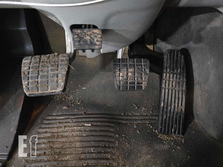 2020-freightliner-122sd-image-11