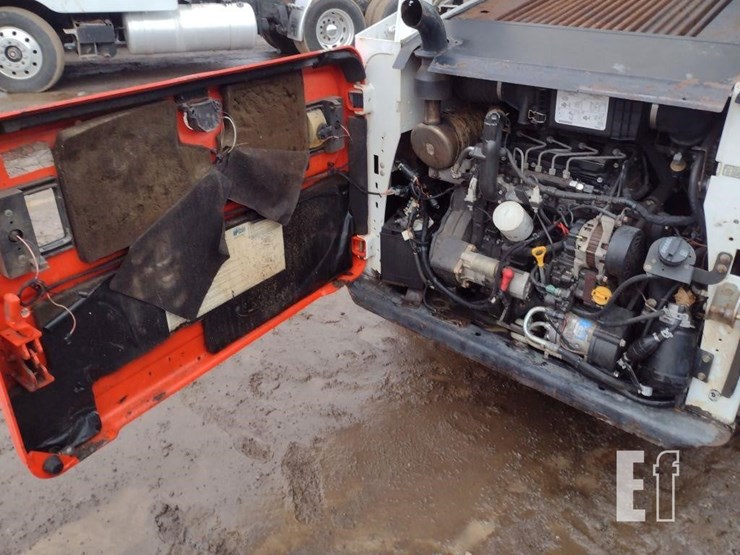 2017-bobcat-t595-image-38