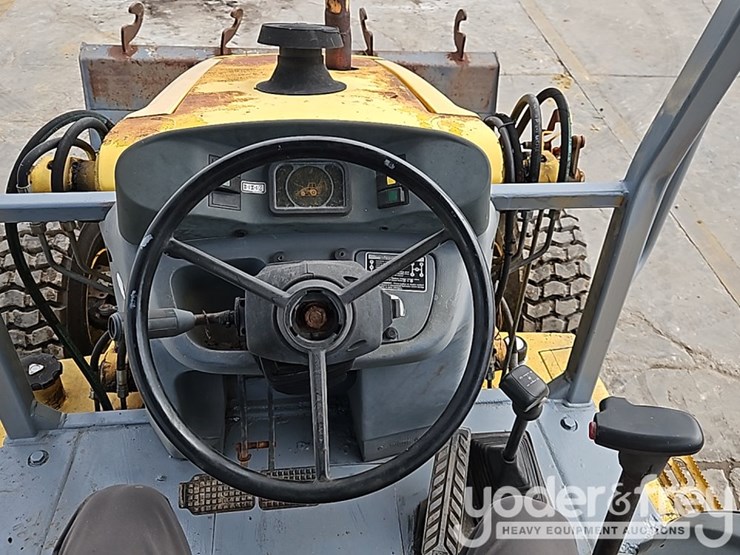 new-holland-lb110-image-31