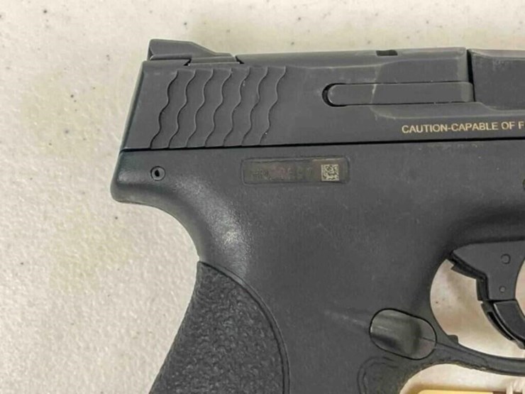 smith-&-wesson-pistol-image-4