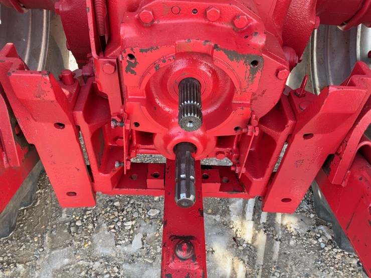 1970-ih-farmall-856-tractor-image-28