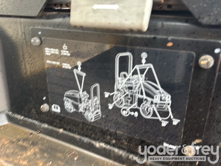 2024-caterpillar-cb2.7-image-27