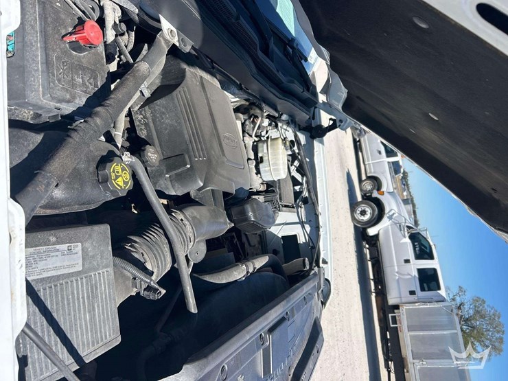 2018-chevrolet-silverado-2500hd-image-8