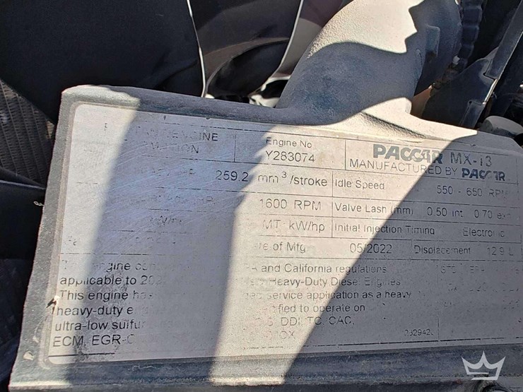 2023-peterbilt-567-image-15