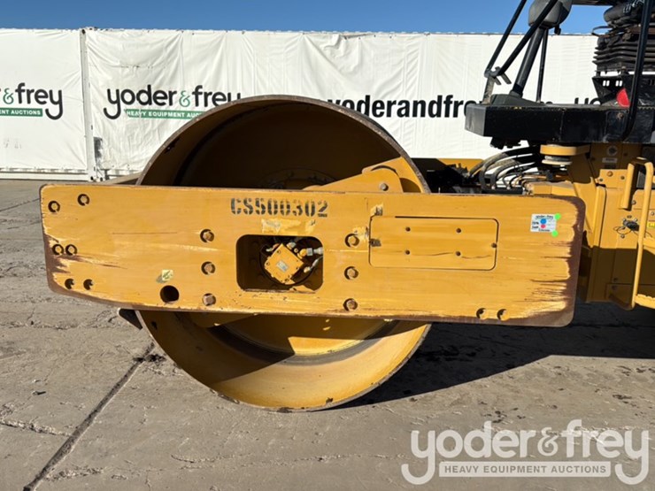 2016-caterpillar-cs54b-image-12